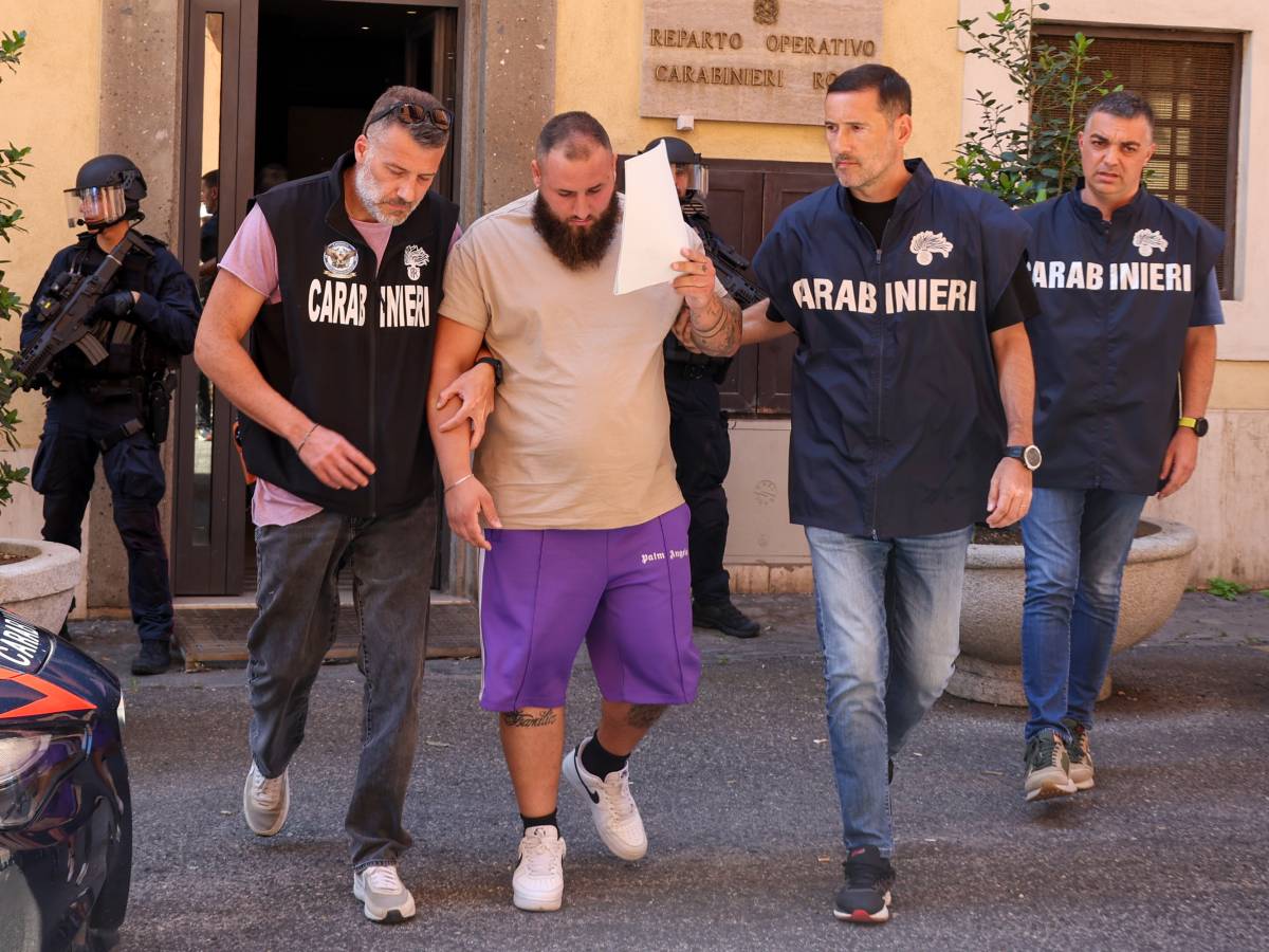 chi 232 gomes tavares clesio il cameriere di lavitola accusato di aver reclutato il commando contro ranucci da Ilgiornale.it chi 232 gomes tavares clesio il cameriere di lavitola accusato di aver reclutato il commando contro ranucci